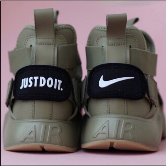 NWT Nike Huarache City Rare - Picture 8 of 8